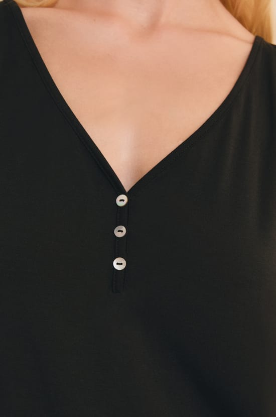Top de pijama con cuello en V de modal;${refinementColor}