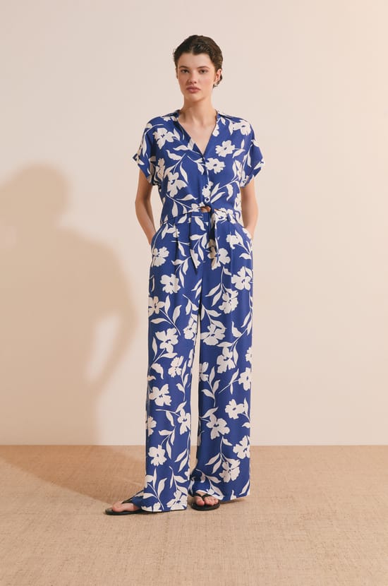 Chemise courtes &agrave; fleurs &agrave; nouer;${refinementColor}