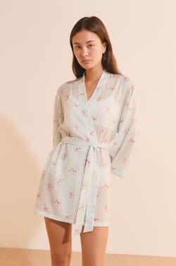 D&eacute;shabill&eacute; &agrave; motif fleuri;${refinementColor}