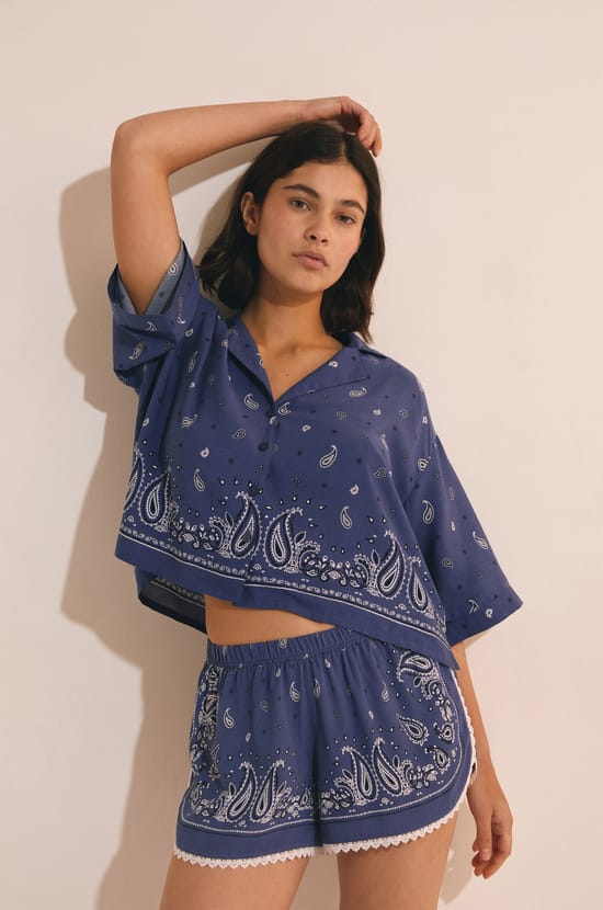 Camis&oacute;n de manga corta estampado;${refinementColor}