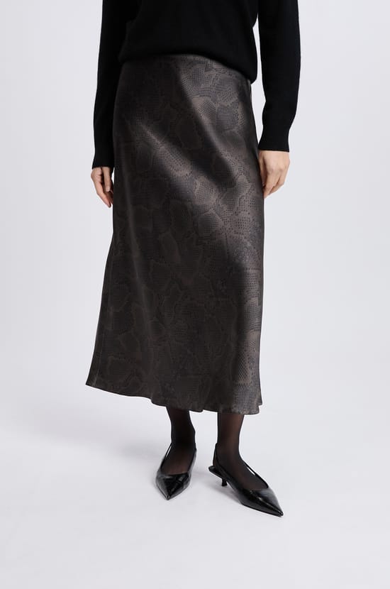 Jupe longue effet satin&eacute; &agrave; imprim&eacute; serpent;${refinementColor}
