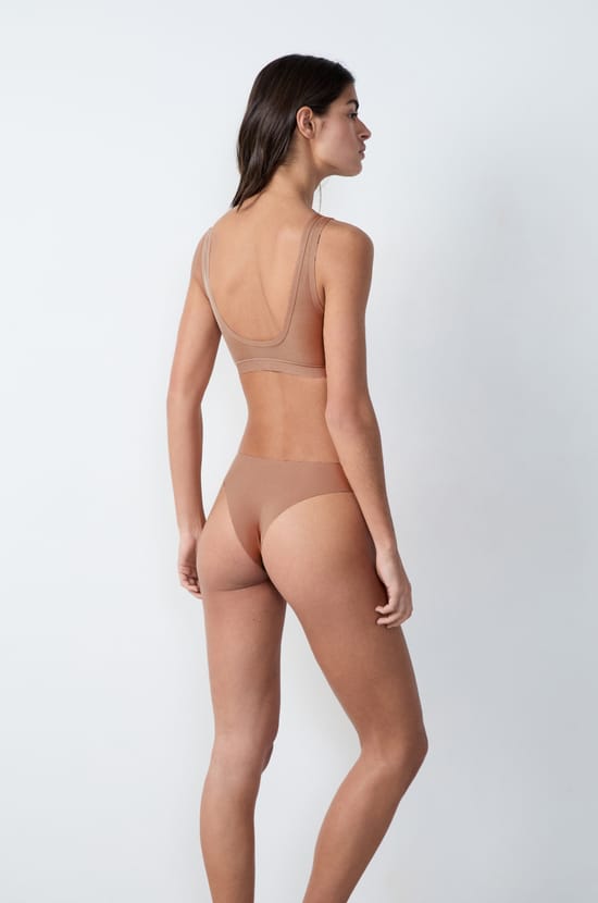 Tanga high leg en microfibre;${refinementColor}