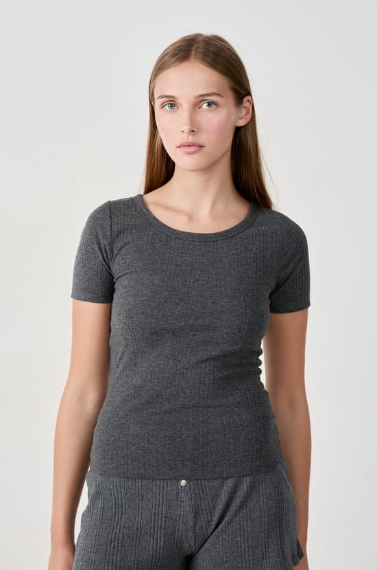 Kurzärmeliges Pyjama-T-Shirt aus gerippter Baumwolle;${refinementColor}
