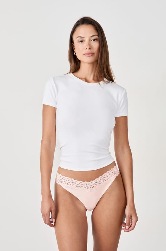 V-Shape Tanga aus Mikrofaser und Spitze;${refinementColor}