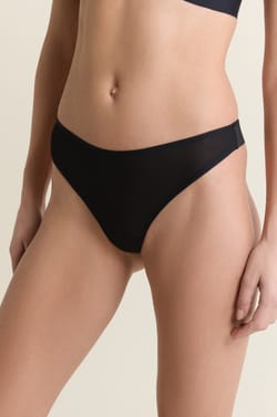 String transparent en tulle;${refinementColor}