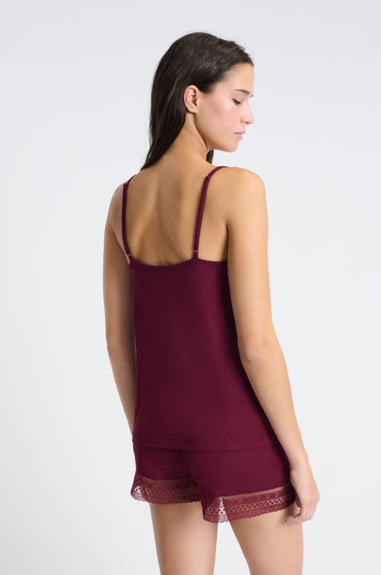 Spitzen-Trägertop mit dünnen Trägern;${refinementColor}