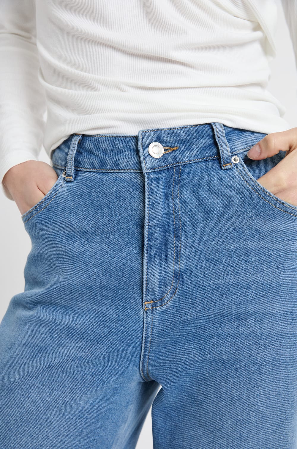 Straight cotton jeans;${refinementColor}