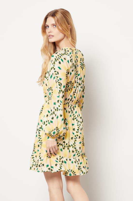 Short dress with pattern;${refinementColor}