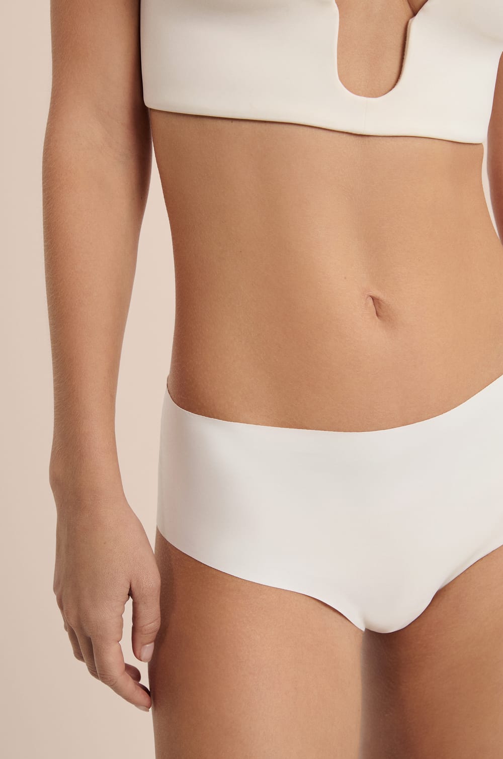 Microfiber Hipster;${refinementColor}