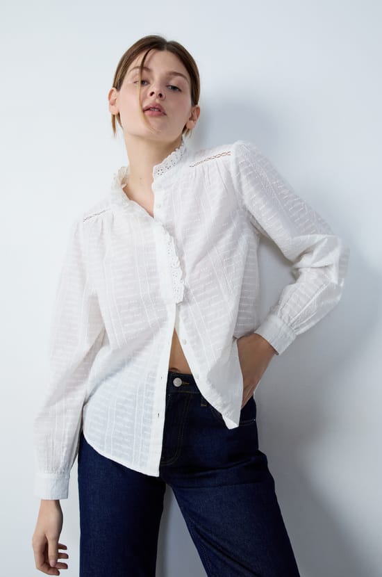 Geborduurde blouse;${refinementColor}