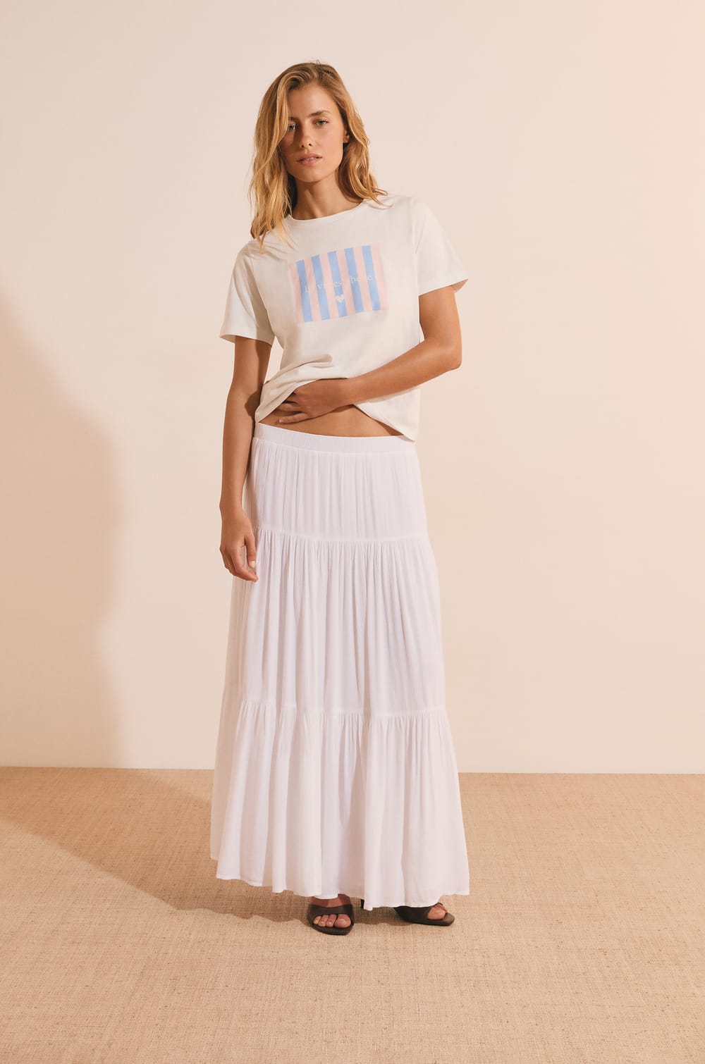 Short-sleeved T-shirt with "la vie est belle" inscription;${refinementColor}