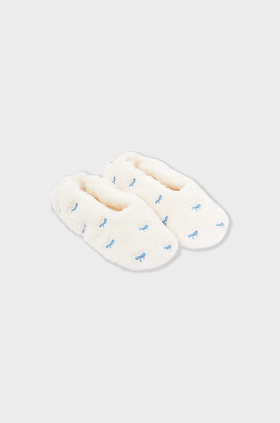 Chaussons à motifs en fausse fourrure;${refinementColor}