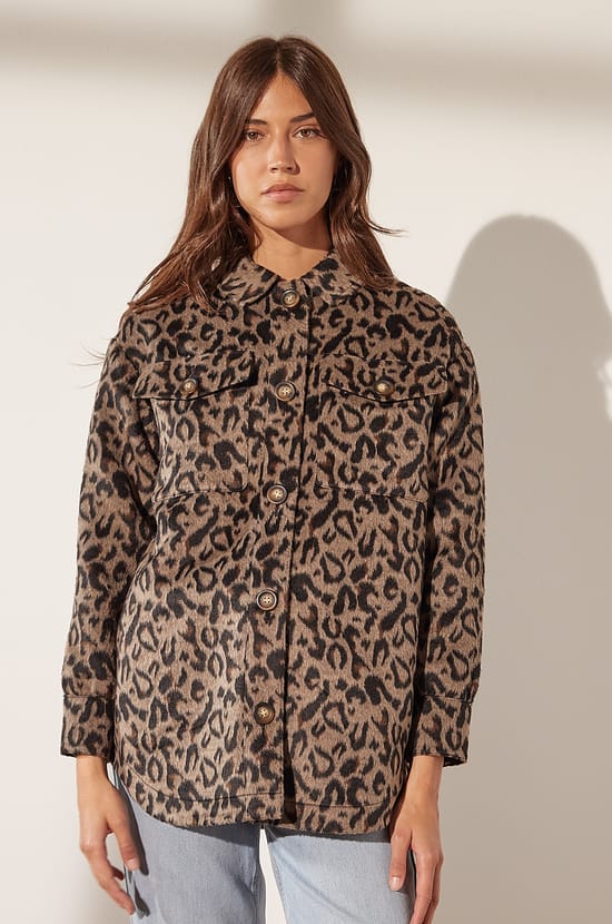 Sobrecamisa con bolsillos, estampado leopardo