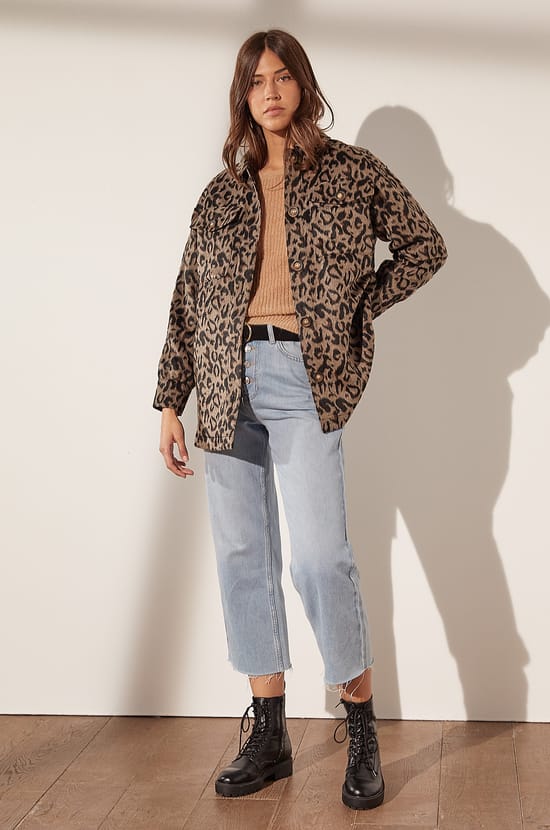 Sobrecamisa con bolsillos, estampado leopardo