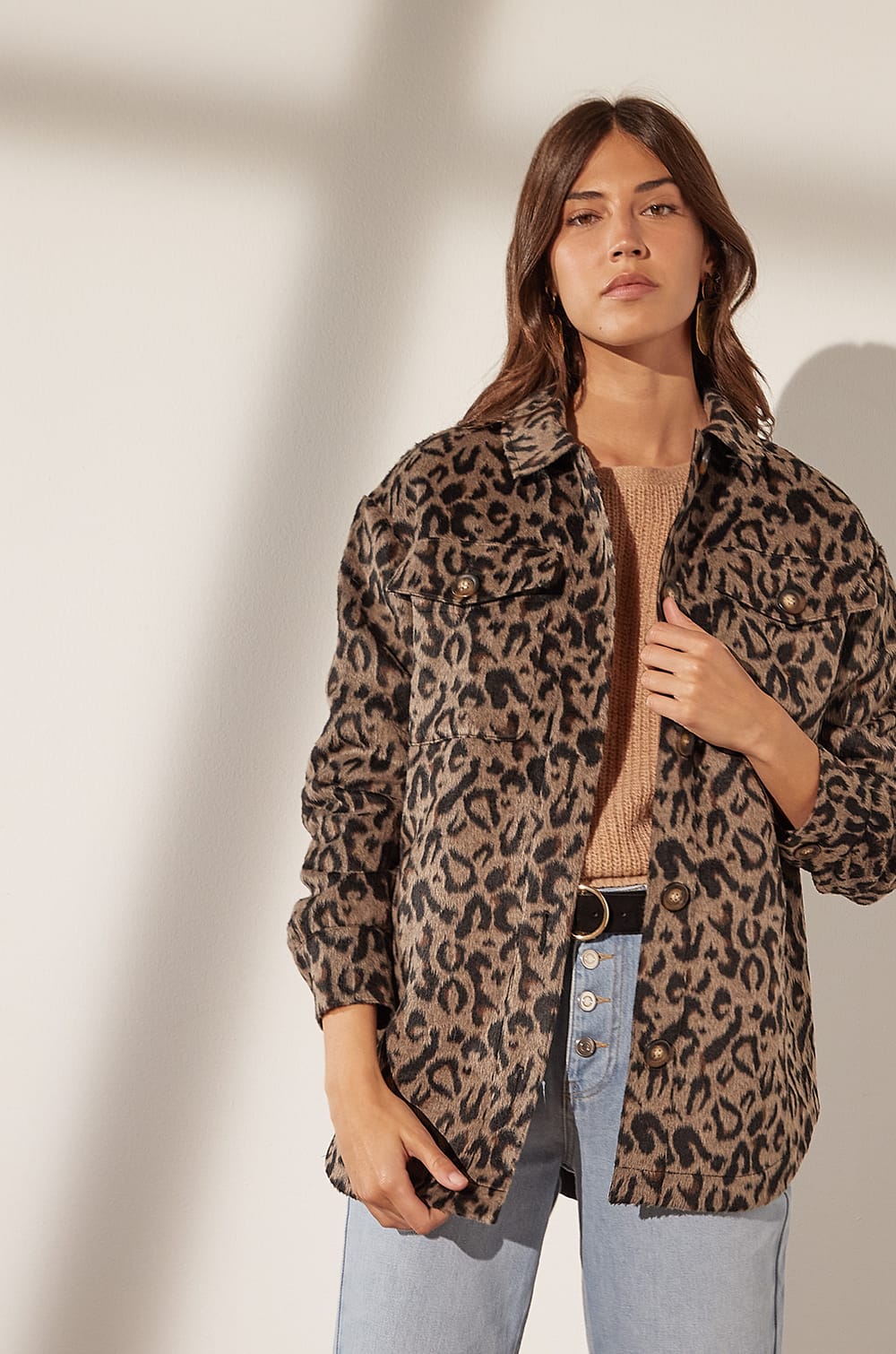 Sobrecamisa con bolsillos, estampado leopardo