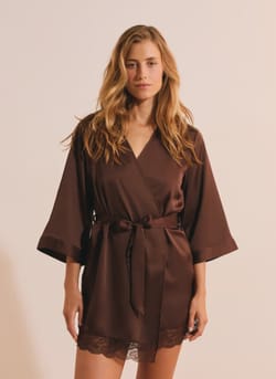 D&eacute;shabill&eacute;s & kimonos